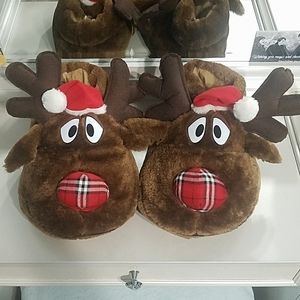 Adorable reindeer Christmas slippers